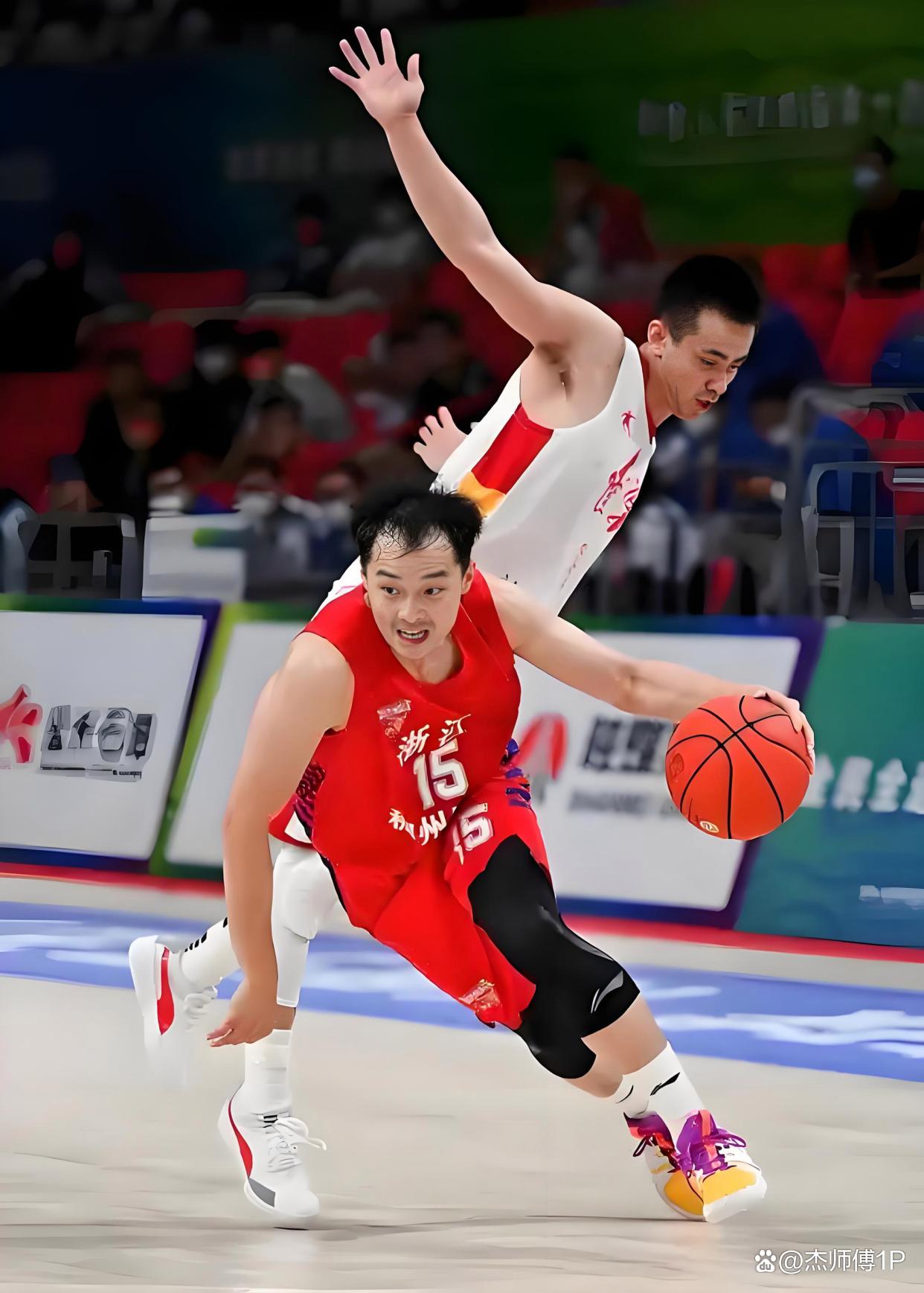 包含CBA季后赛赛程吃紧，浙江稠州关键时刻回应争议，媒体盛赞，身体对抗强度拉满的词条